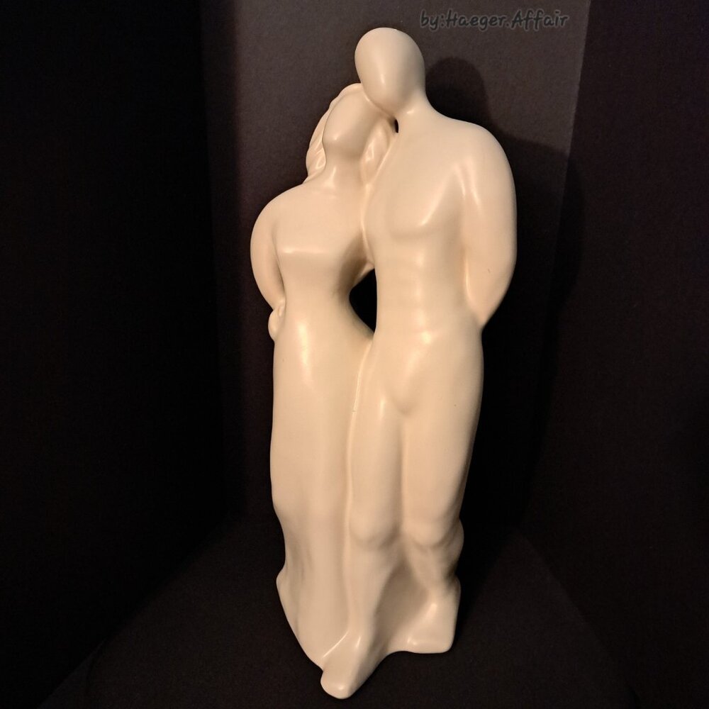 Haeger Pottery Loving-Couple 16" Statuette Decor Cream-Color Valentine Wedding